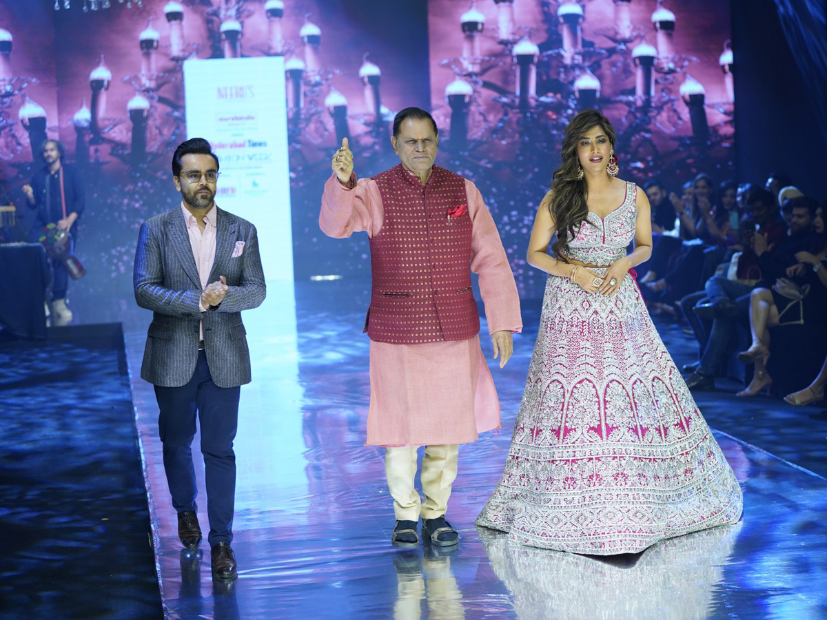 Actress Chitrangda Singh At Neerus The Winter Wedding Collection At Hyderabad Photo Gallery - Sakshi1