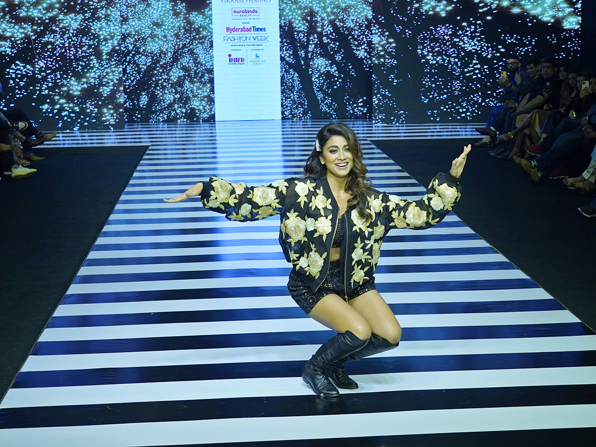Actress Shriya Saran at Hyderabad Times Fashion week Grand Finale Photo Gallery - Sakshi10
