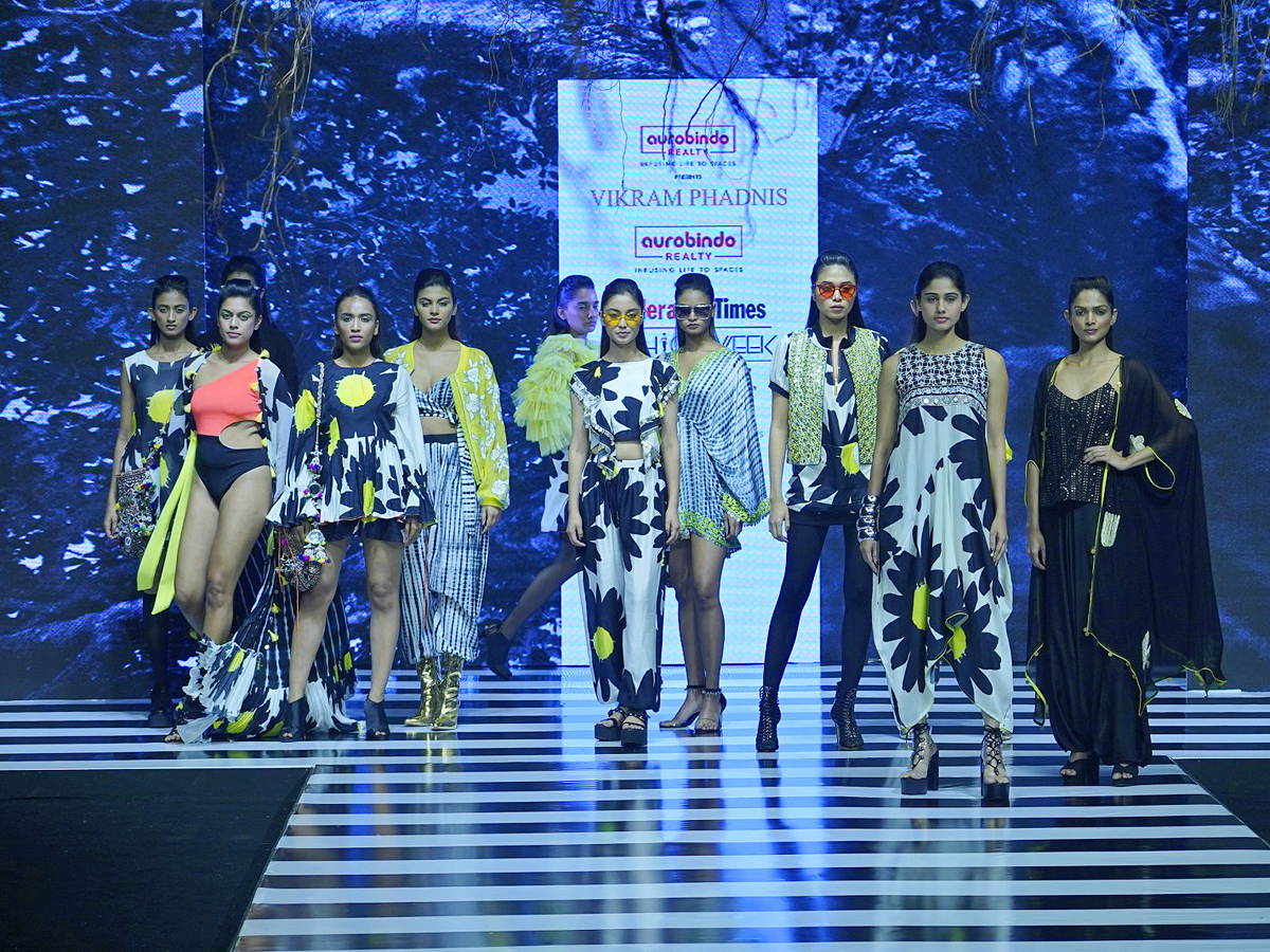 Actress Shriya Saran at Hyderabad Times Fashion week Grand Finale Photo Gallery - Sakshi12