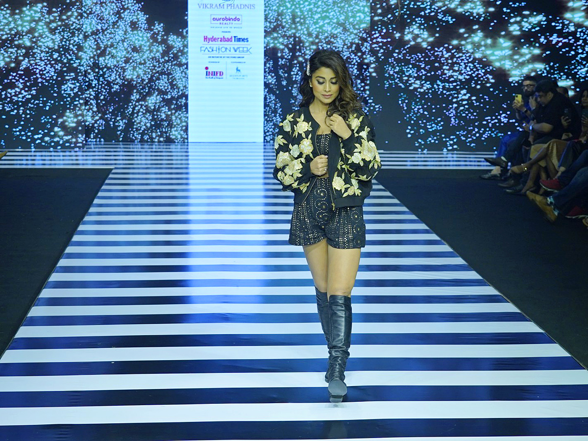 Actress Shriya Saran at Hyderabad Times Fashion week Grand Finale Photo Gallery - Sakshi9