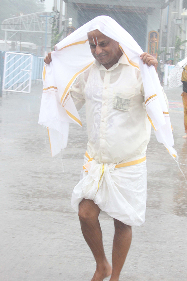 Heavy Rain Hits Tirumala December 2022 With Cyclone Mandous Effect - Sakshi15