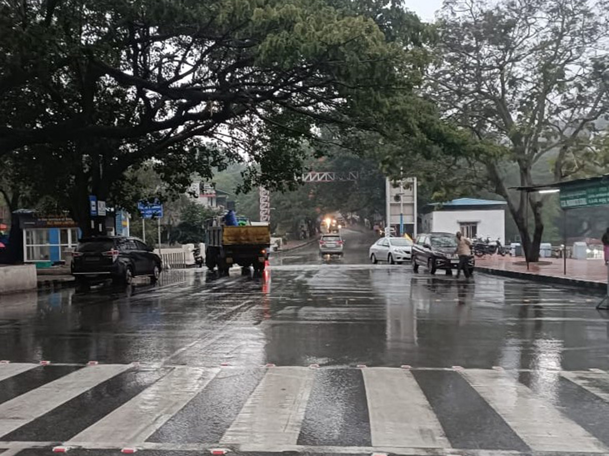 Heavy Rain Hits Tirumala December 2022 With Cyclone Mandous Effect - Sakshi9