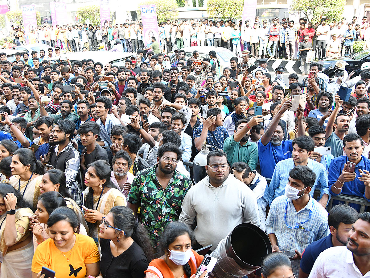Hero Ram Pothineni Super Stylish Entry At Vijayawada - Sakshi3