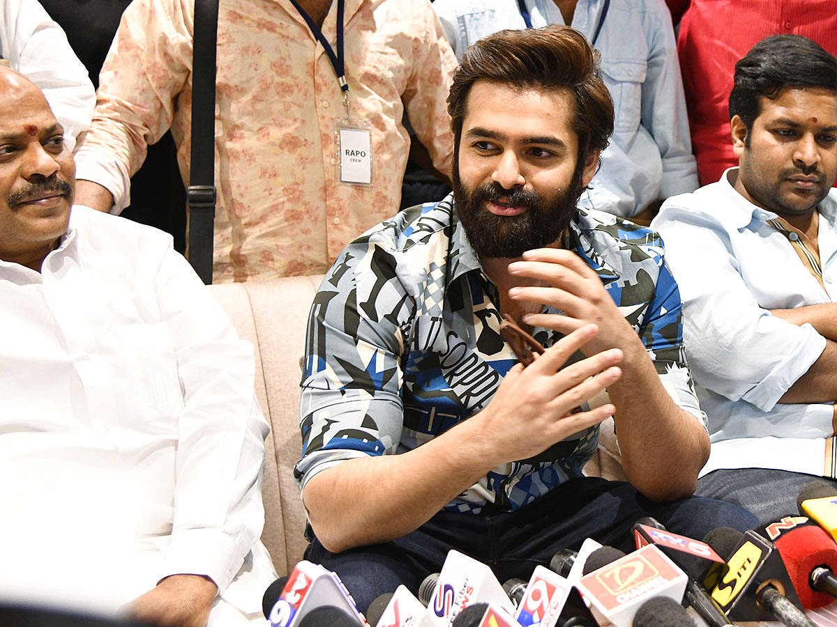 Hero Ram Pothineni Super Stylish Entry At Vijayawada - Sakshi9