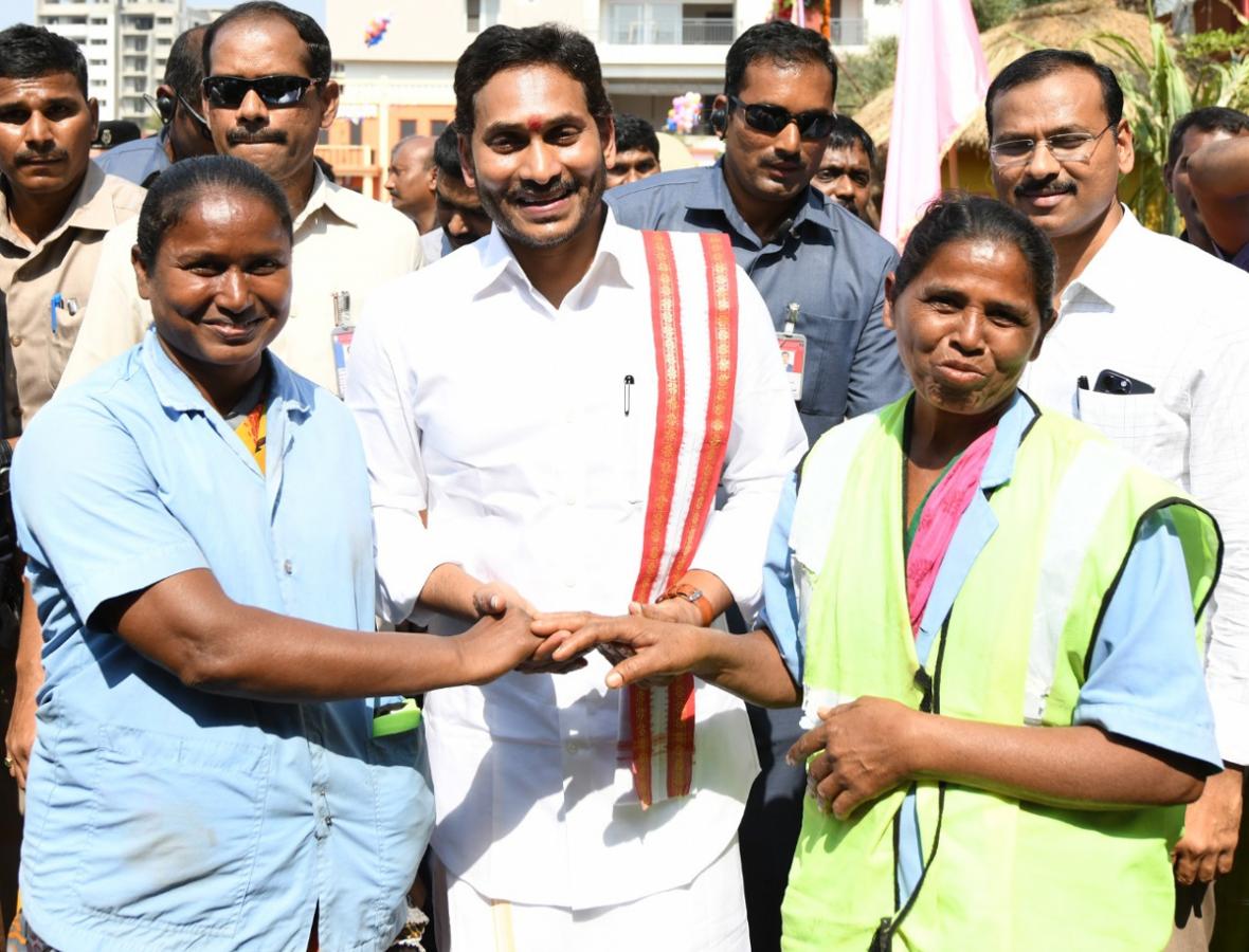 CM YS Jagan Sankranti Celebrations At Tadepalli Camp Office - Sakshi9