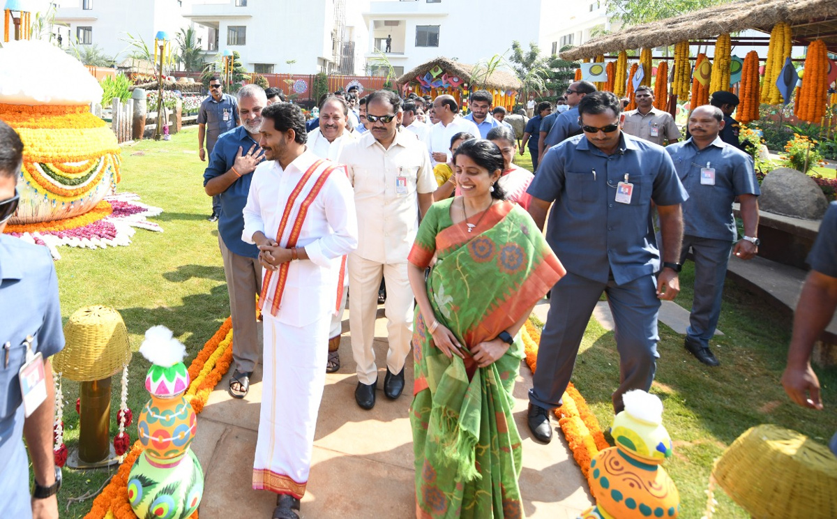 CM YS Jagan Sankranti Celebrations At Tadepalli Camp Office - Sakshi20