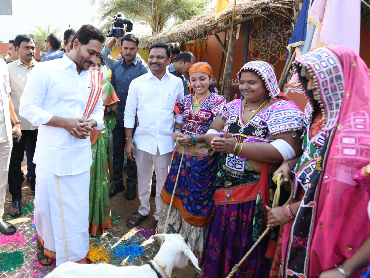 CM YS Jagan Sankranti Celebrations At Tadepalli Camp Office - Sakshi26