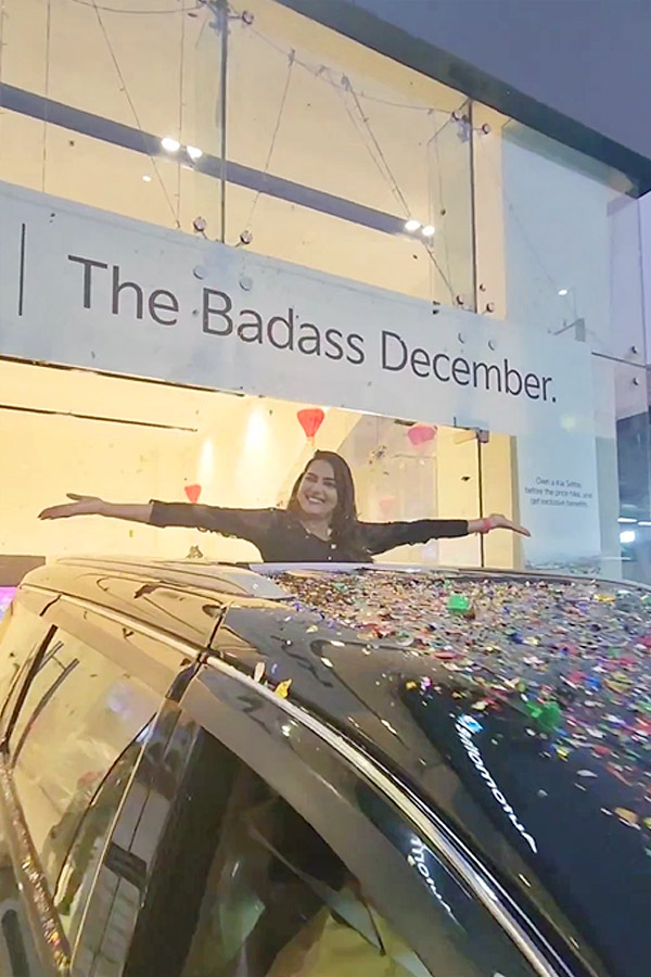 Bigg boss telugu fame himaja buys luxury car on sankranthi PHotos - Sakshi3