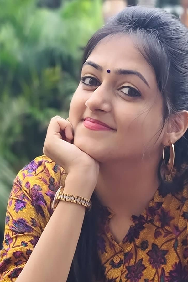 Singer Harika Narayan HD Images - Sakshi13