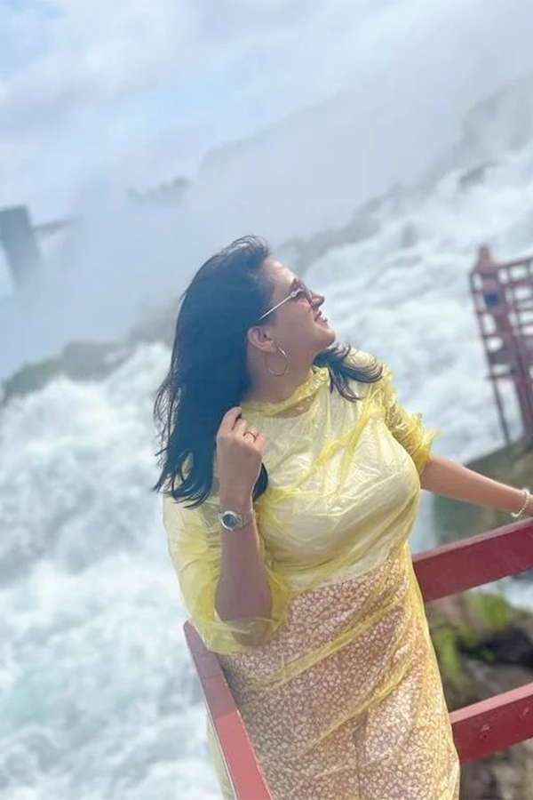 Singer Harika Narayan HD Images - Sakshi15
