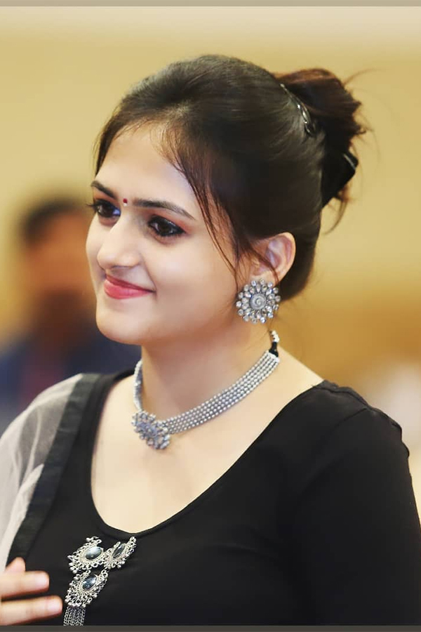 Singer Harika Narayan HD Images - Sakshi6