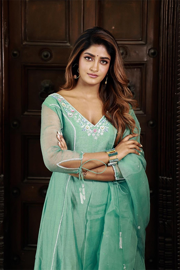 Telugu Actress Dimple Hayathi Latest Pics - Sakshi12