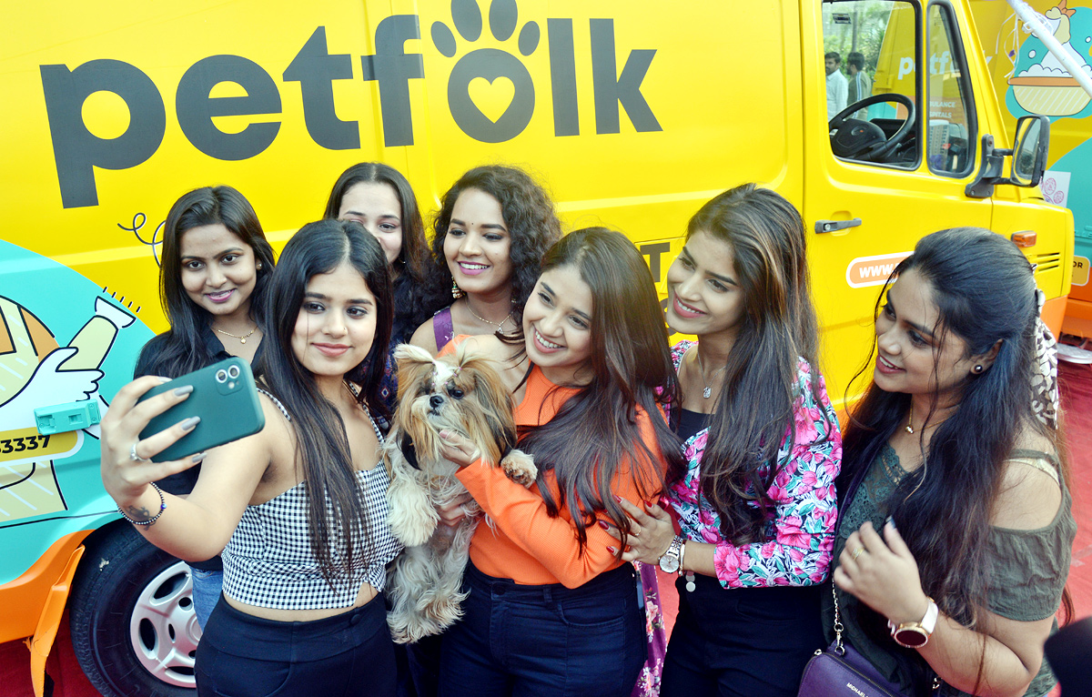 Pet Grooming Van Photos - Sakshi1