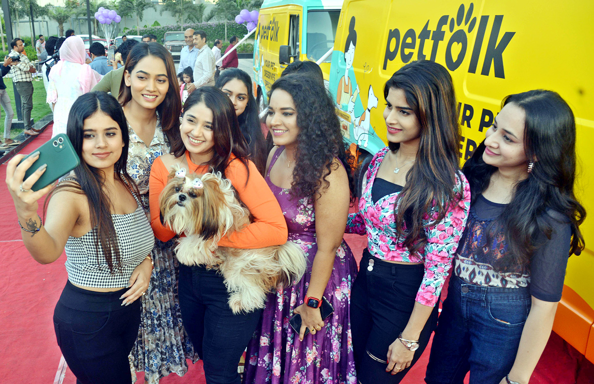 Pet Grooming Van Photos - Sakshi3
