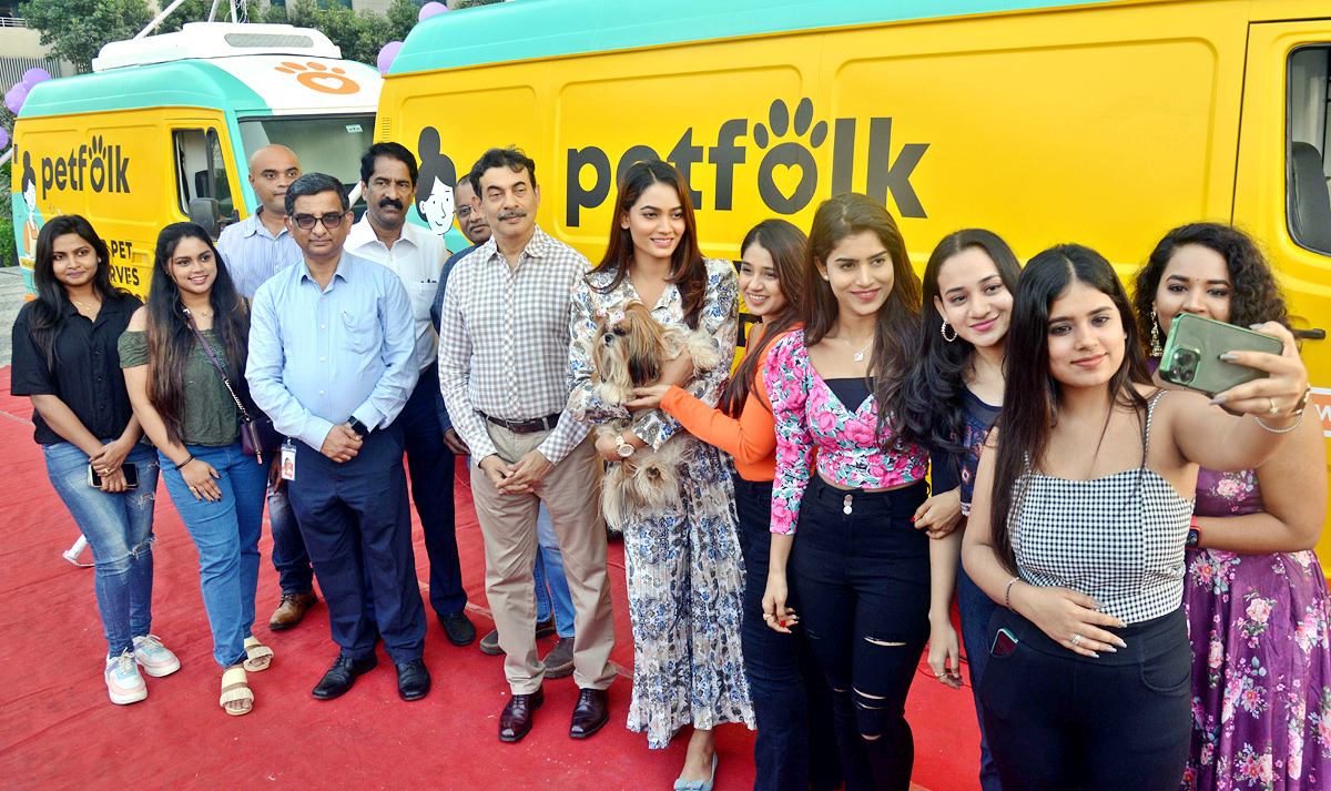 Pet Grooming Van Photos - Sakshi4