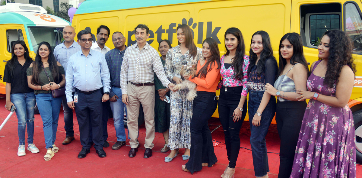Pet Grooming Van Photos - Sakshi5
