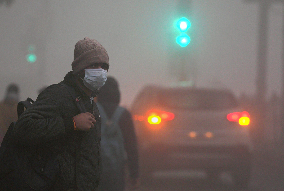Cold wave continues in Delhi - Sakshi13