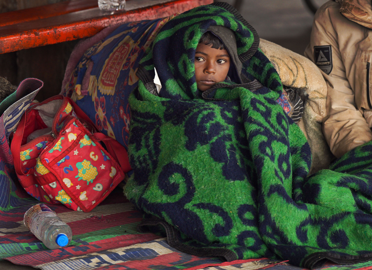 Cold wave continues in Delhi - Sakshi17