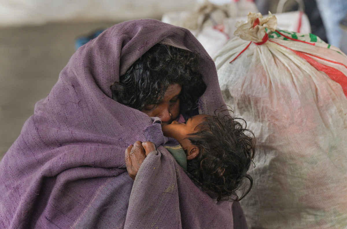 Cold wave continues in Delhi - Sakshi19