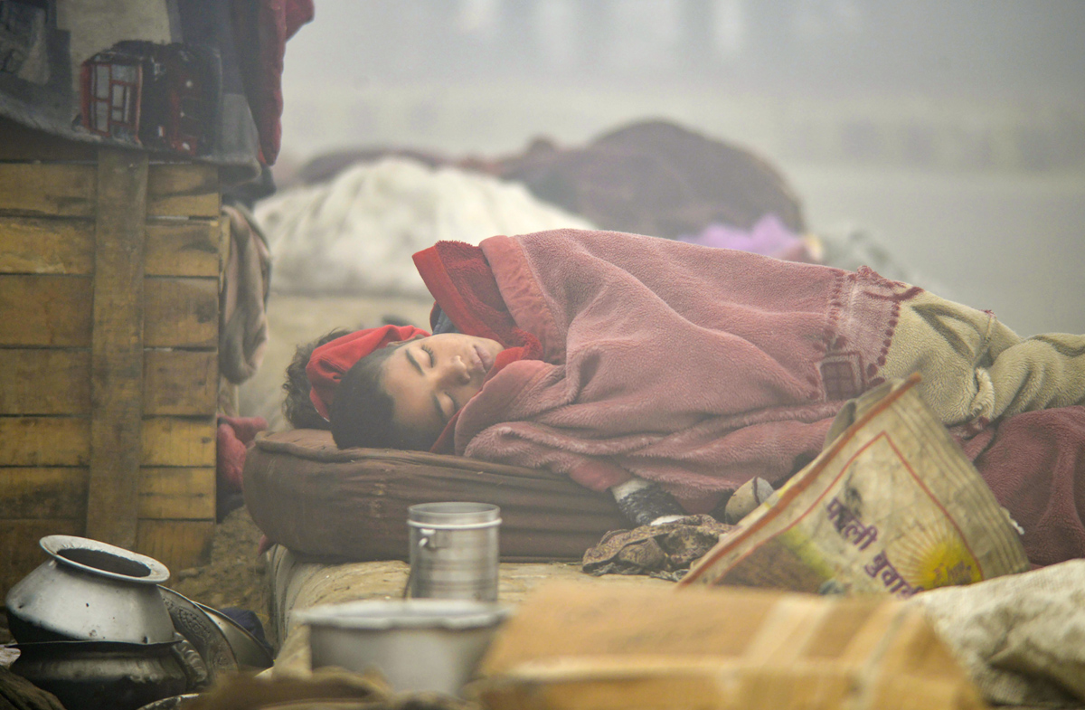 Cold wave continues in Delhi - Sakshi30