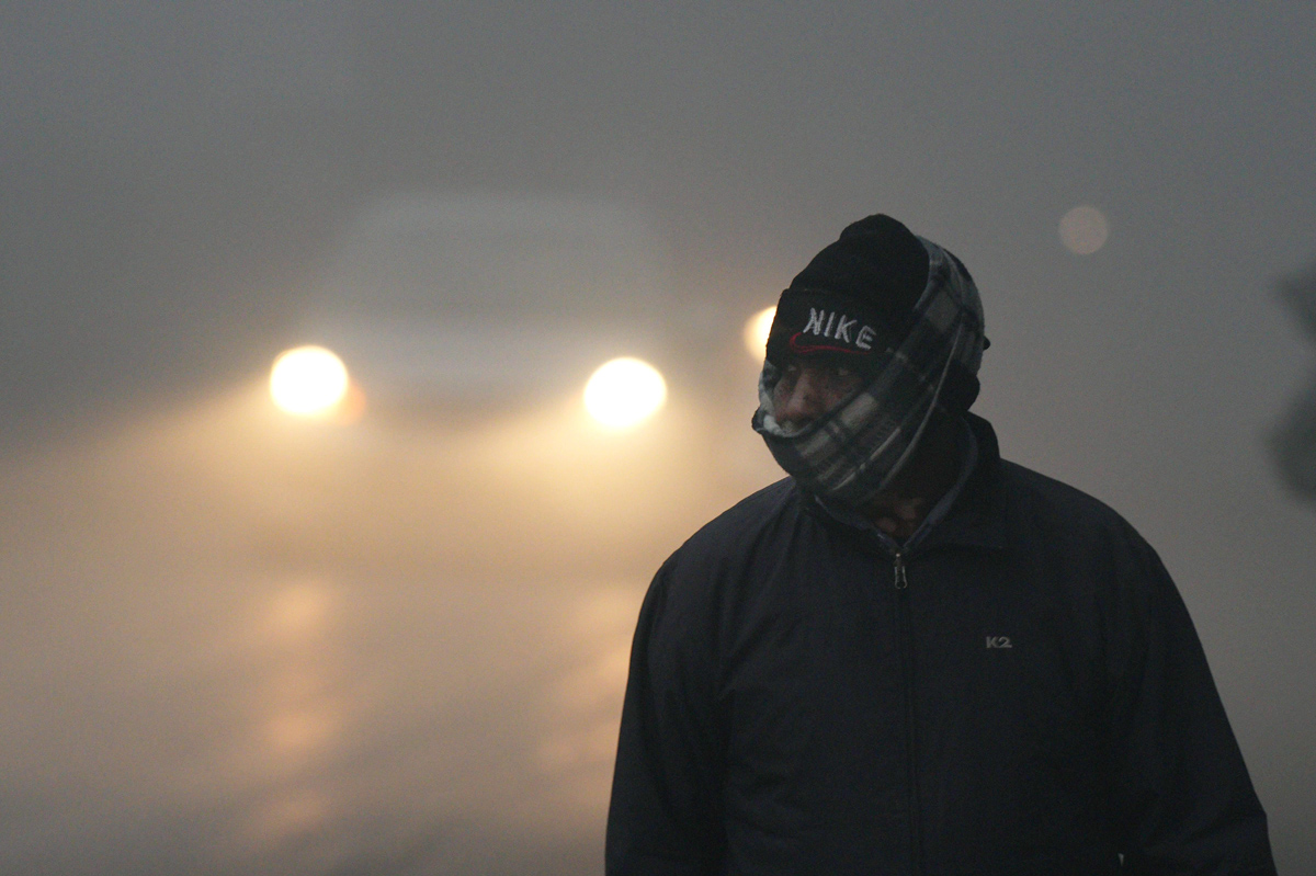 Cold wave continues in Delhi - Sakshi32