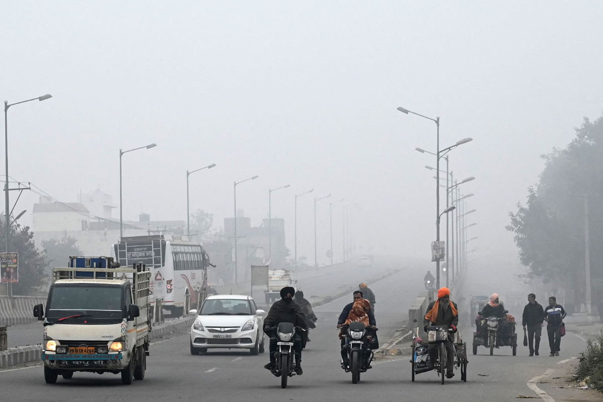 Cold wave continues in Delhi - Sakshi10