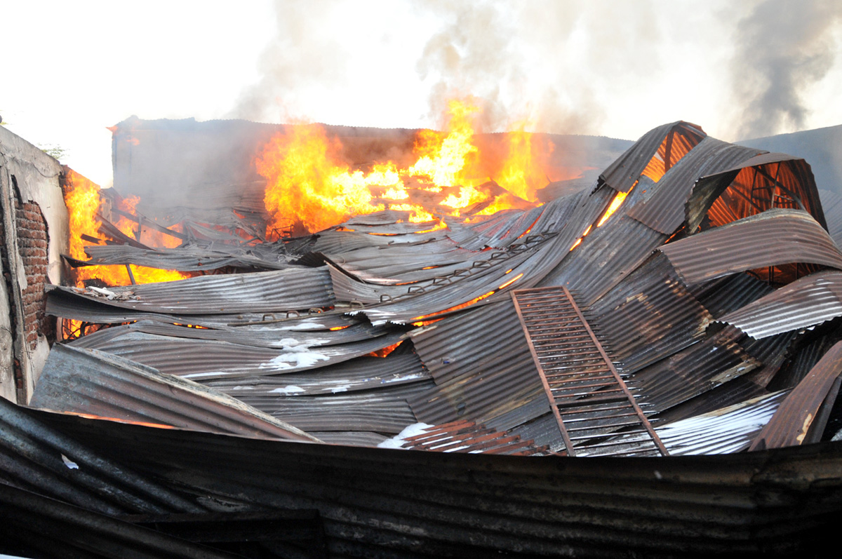 Fire Accident at PuranaPool In A Furniture Godown - Sakshi2