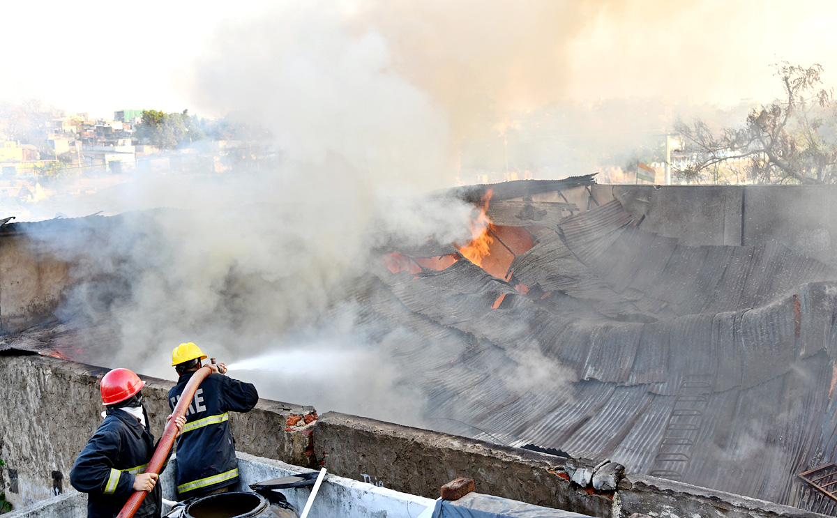 Fire Accident at PuranaPool In A Furniture Godown - Sakshi9