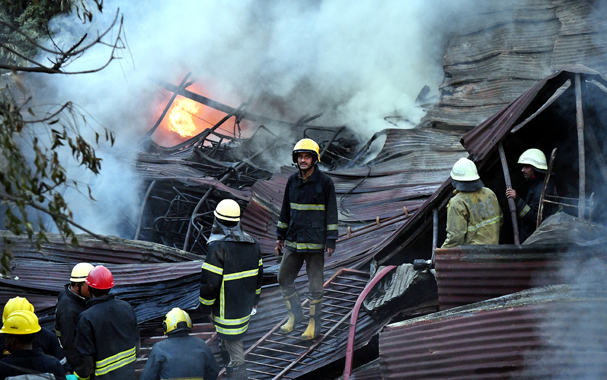 Fire Accident at PuranaPool In A Furniture Godown - Sakshi16