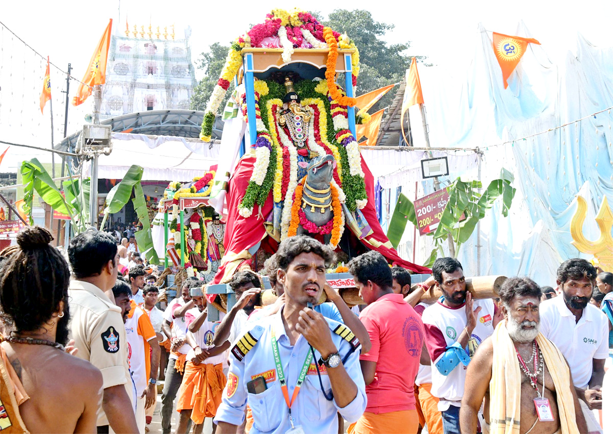 Maha Shivaratri Brahmotsavalu in Srikalahasti - Sakshi9