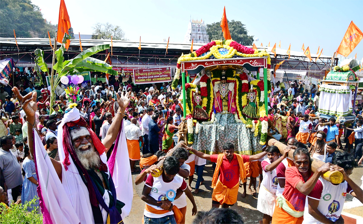 Maha Shivaratri Brahmotsavalu in Srikalahasti - Sakshi12