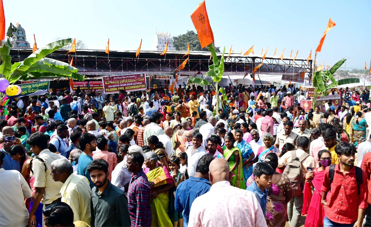 Maha Shivaratri Brahmotsavalu in Srikalahasti - Sakshi13