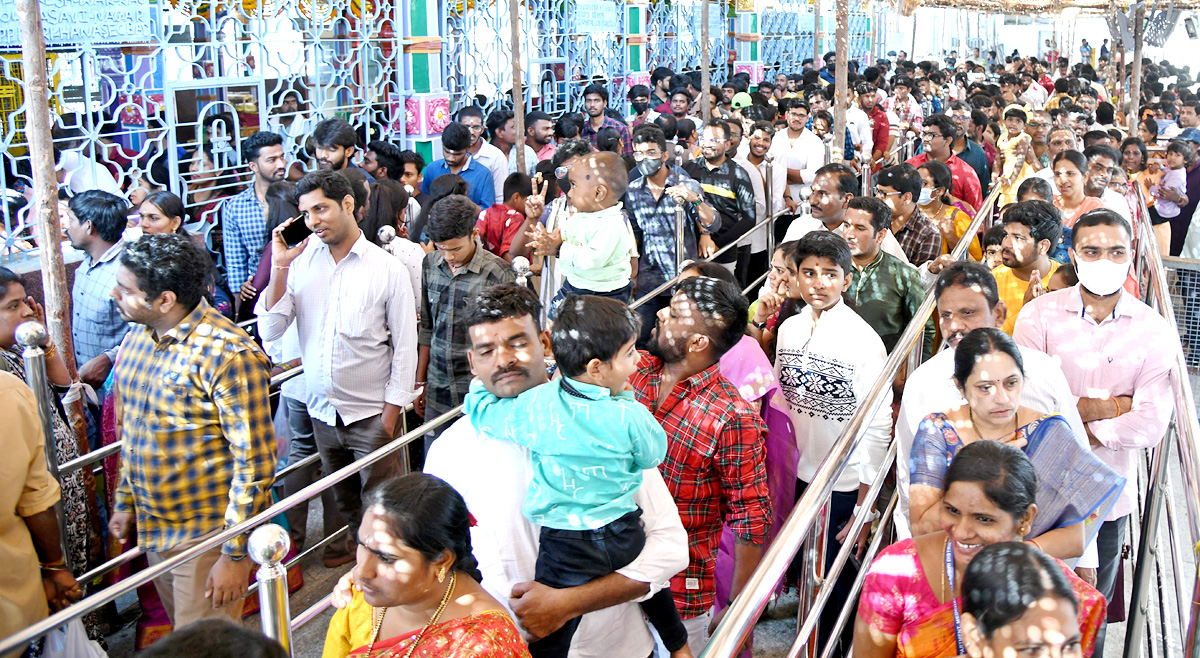 Keesaragutta Ramalingeswara Swamy Temple Mahashivratri Celebrations - Sakshi19