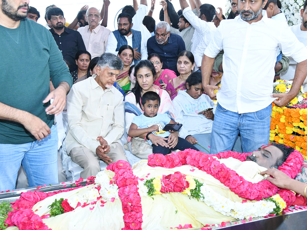 Taraka Ratna Funeral Photos - Sakshi4