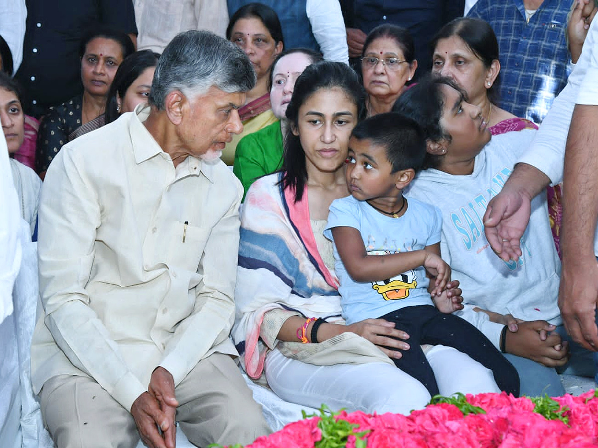 Taraka Ratna Funeral Photos - Sakshi5