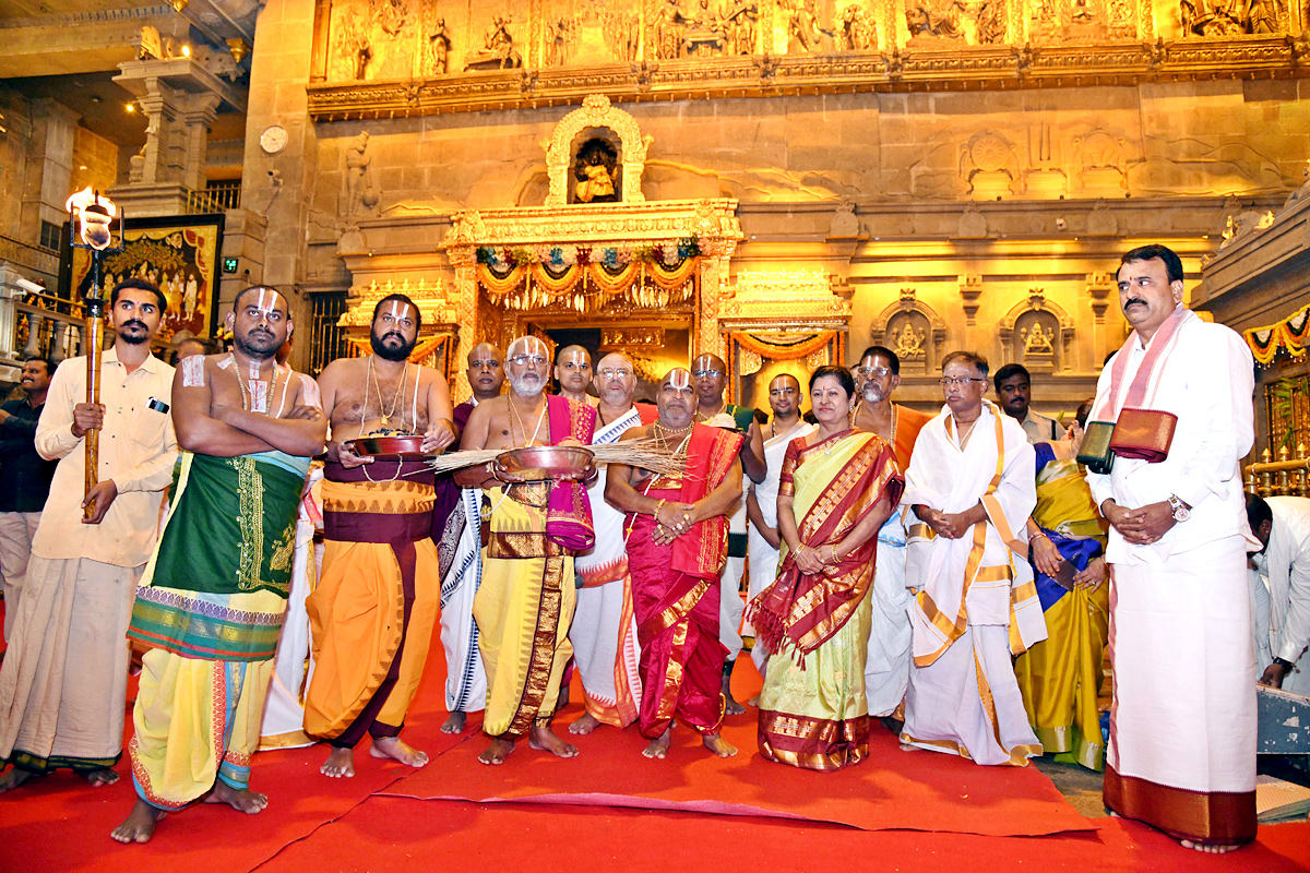 Sri Lakshmi Narasimha Swamy Brahmotsavams begins grandly in Yadadri - Sakshi15