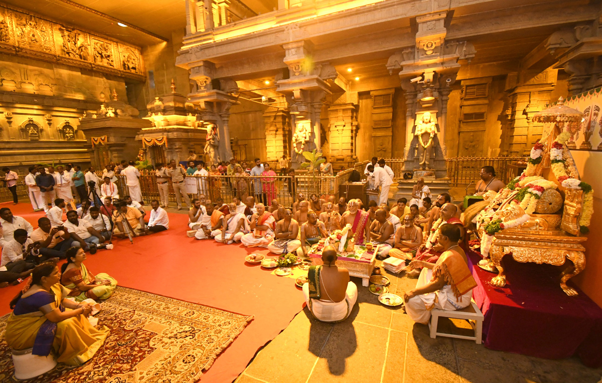 Sri Lakshmi Narasimha Swamy Brahmotsavams begins grandly in Yadadri - Sakshi21