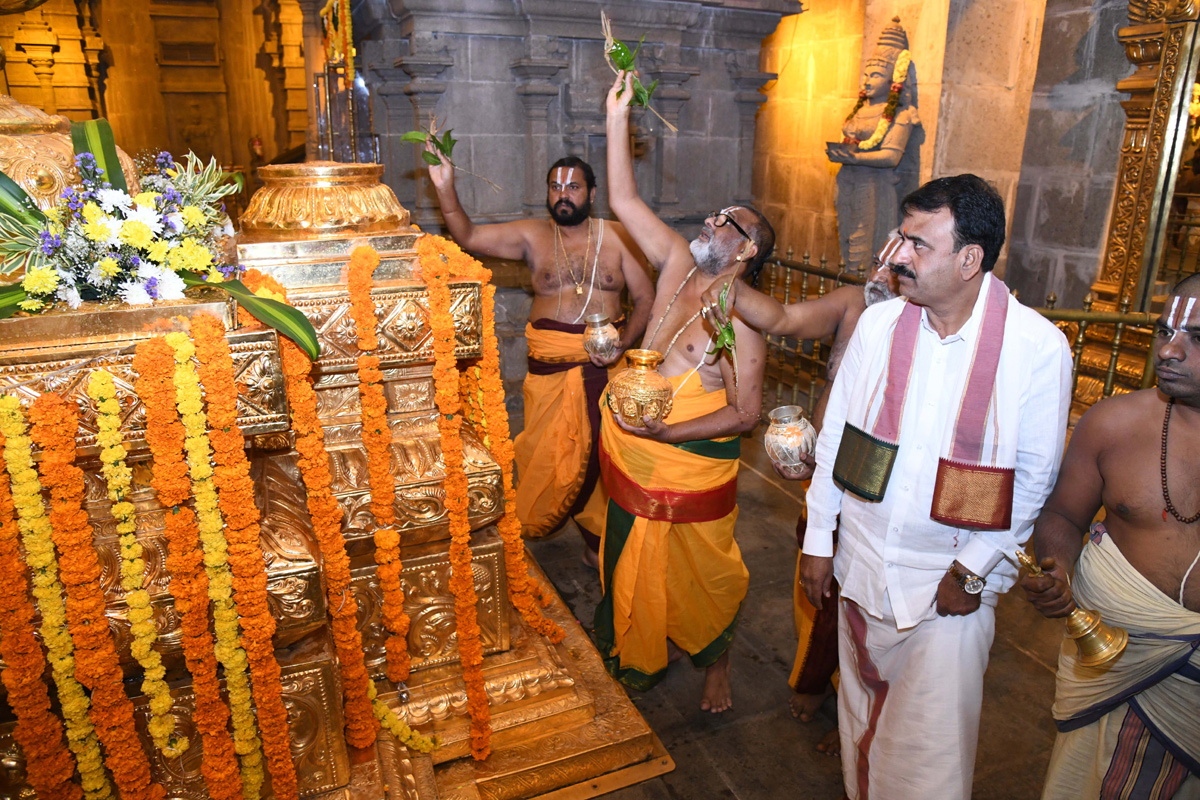 Sri Lakshmi Narasimha Swamy Brahmotsavams begins grandly in Yadadri - Sakshi24