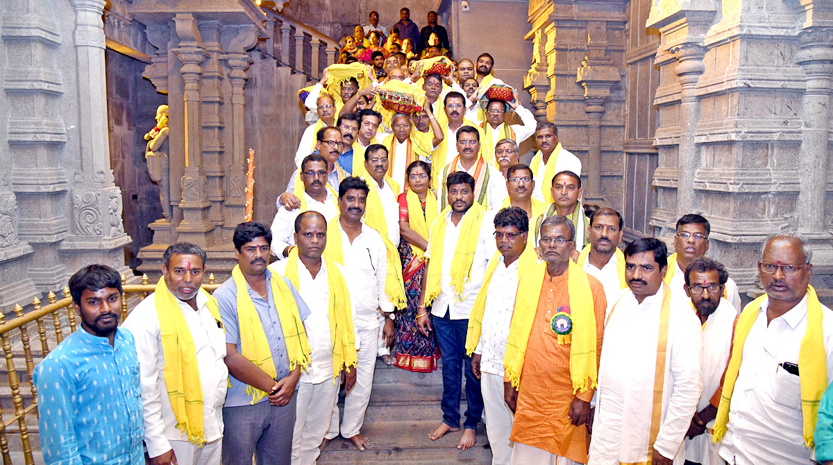 Sri Lakshmi Narasimha Swamy Brahmotsavams begins grandly in Yadadri - Sakshi8