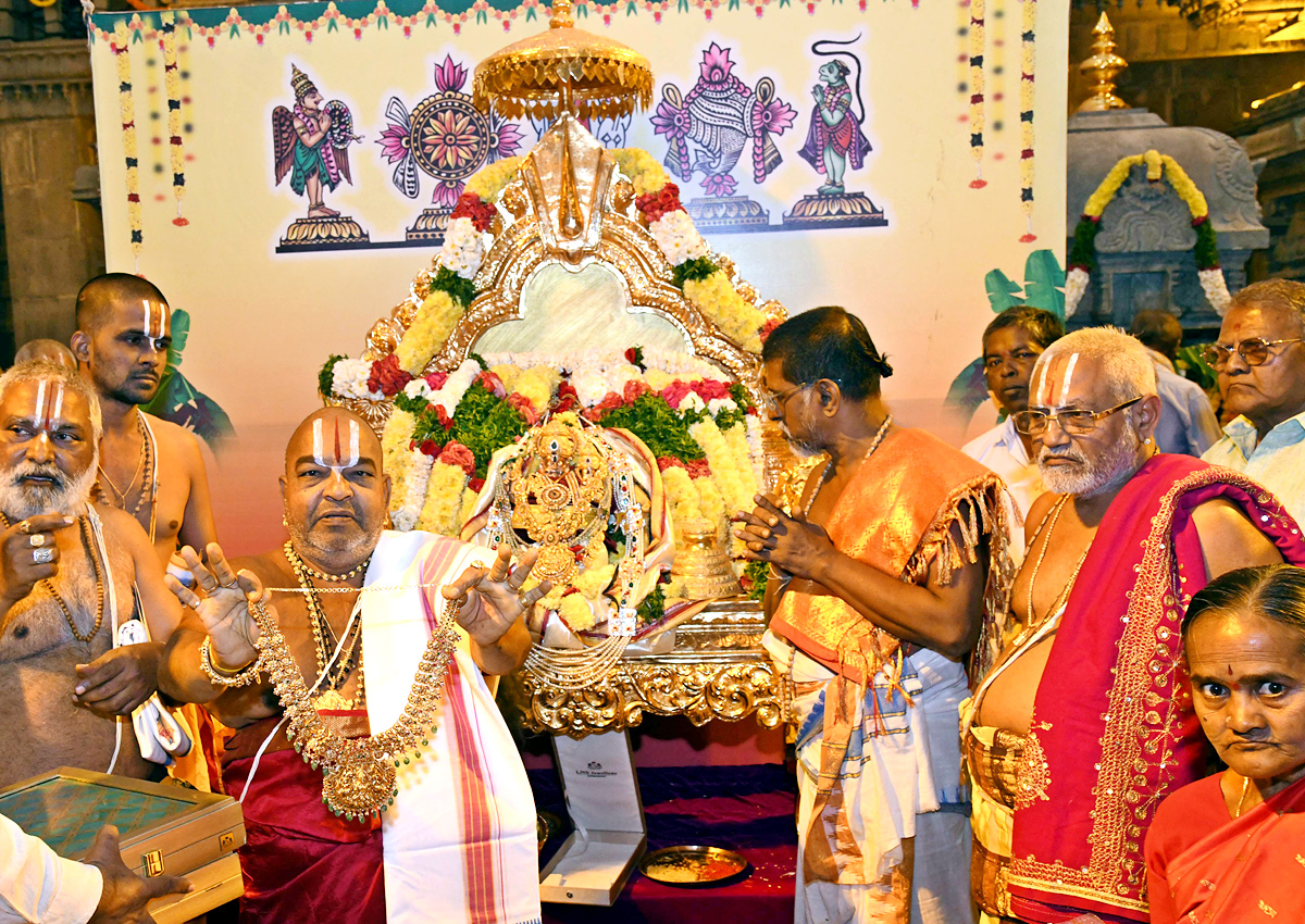Sri Lakshmi Narasimha Swamy Brahmotsavams begins grandly in Yadadri - Sakshi11