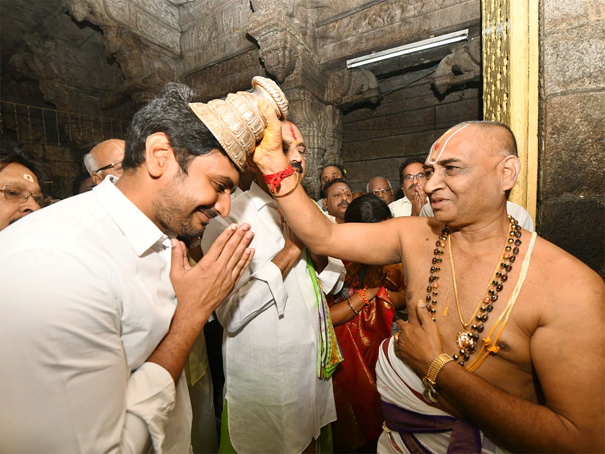 Tirupati abode of Lord Venkateshwara turns 893 Photos - Sakshi40