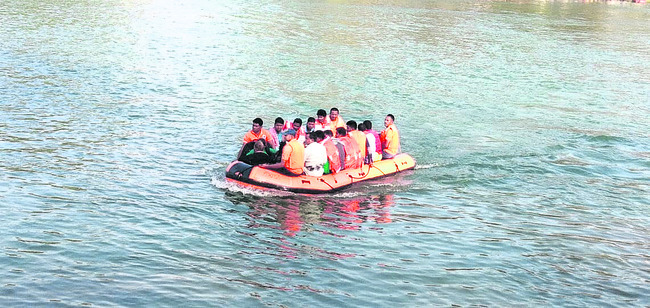 సీలేరు నదిలో ఎన్డీఆర్ఎఫ్ బృందాల గస్తీ1