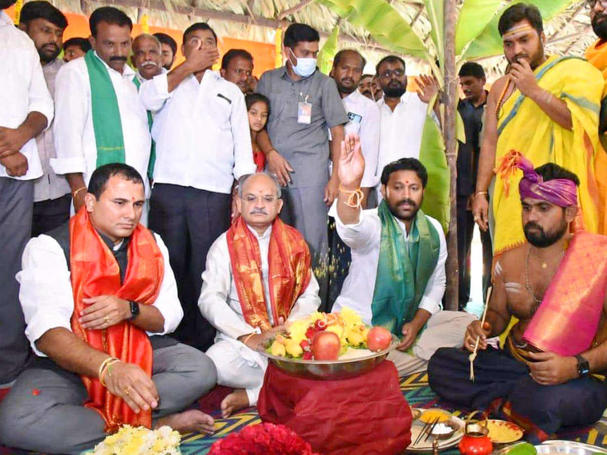 Sri Parvathi Sametha Someswara Swamy Photos - Sakshi3