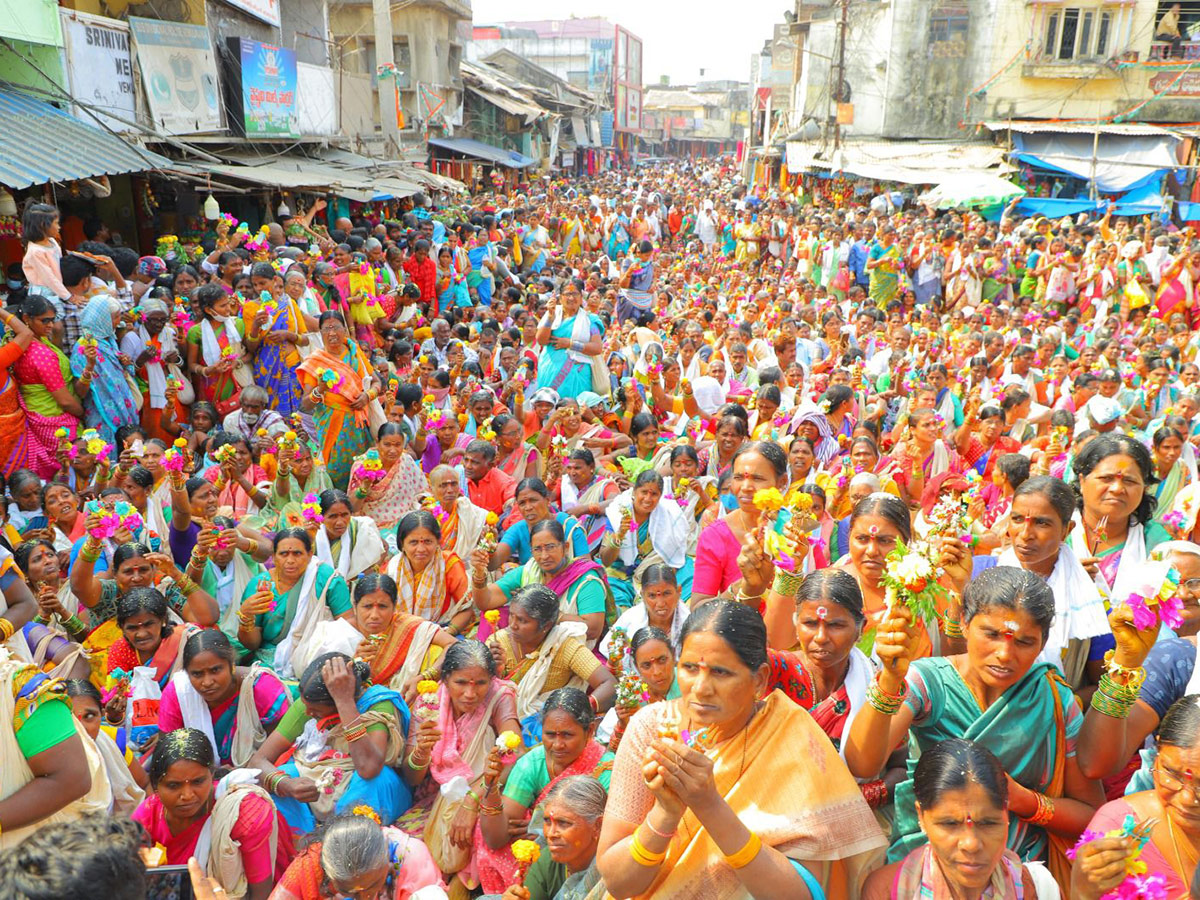 Shiva Kalyanam Mahotsav Celebrations in Raja Rajeshwara Temple - Sakshi3