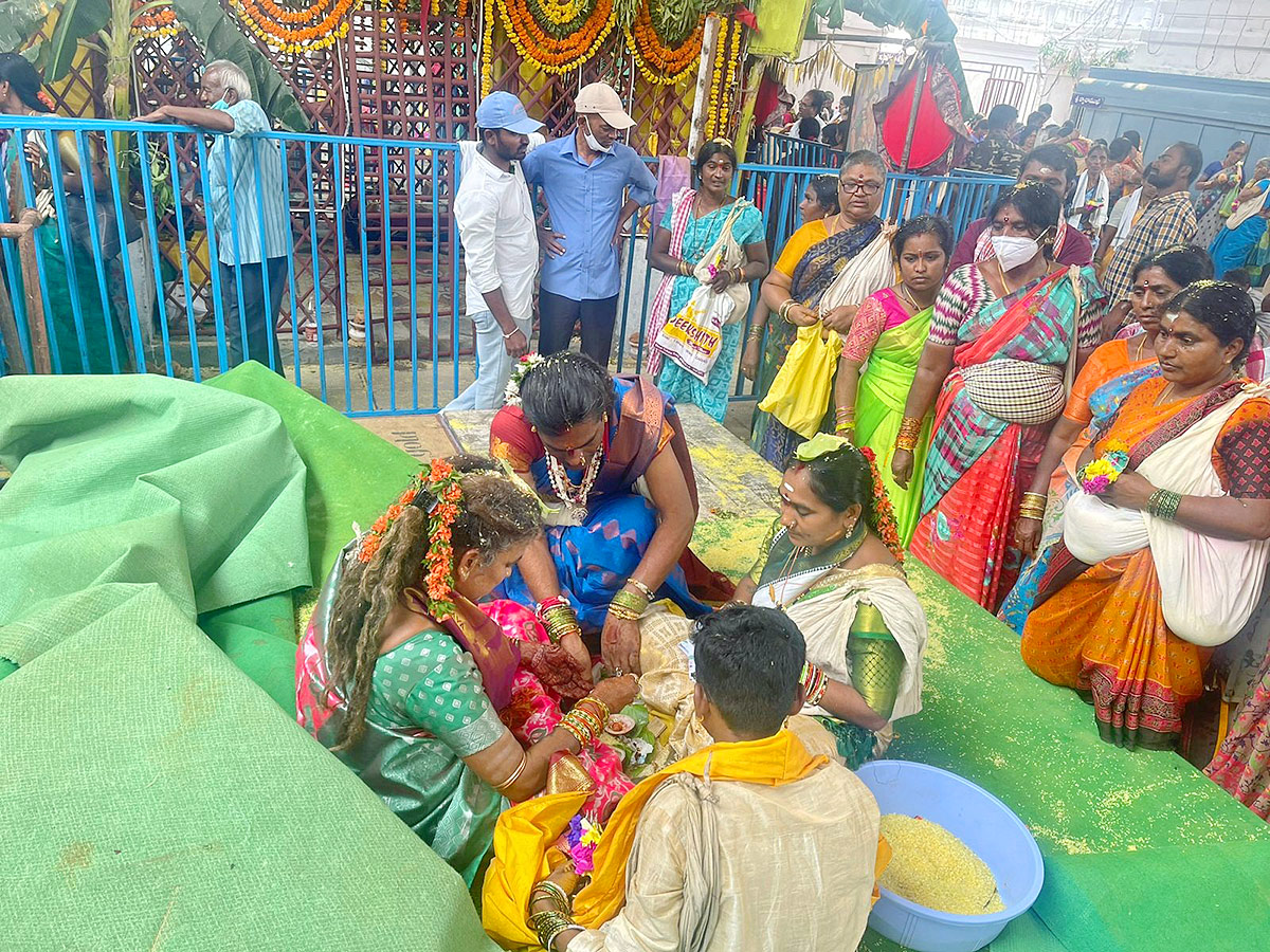 Shiva Kalyanam Mahotsav Celebrations in Raja Rajeshwara Temple - Sakshi5
