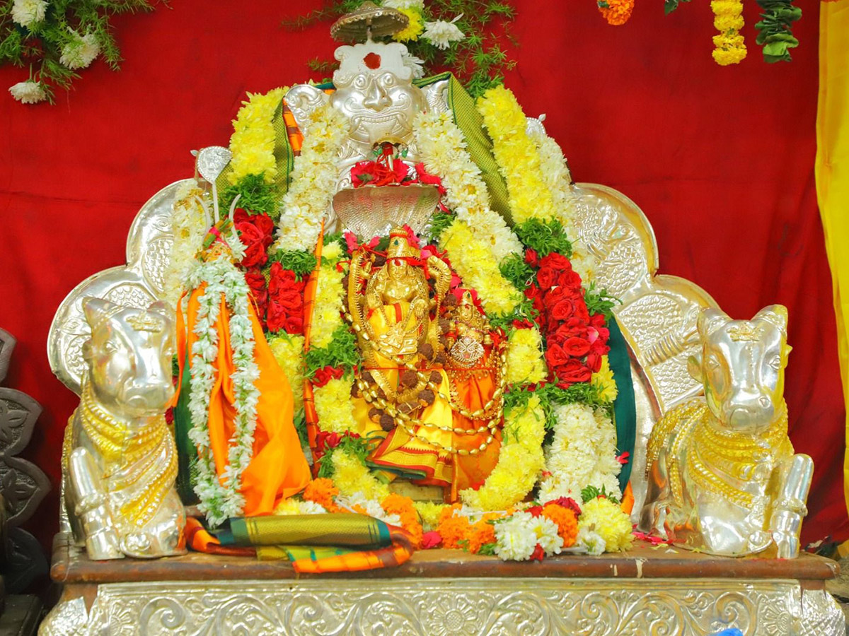 Shiva Kalyanam Mahotsav Celebrations in Raja Rajeshwara Temple - Sakshi7