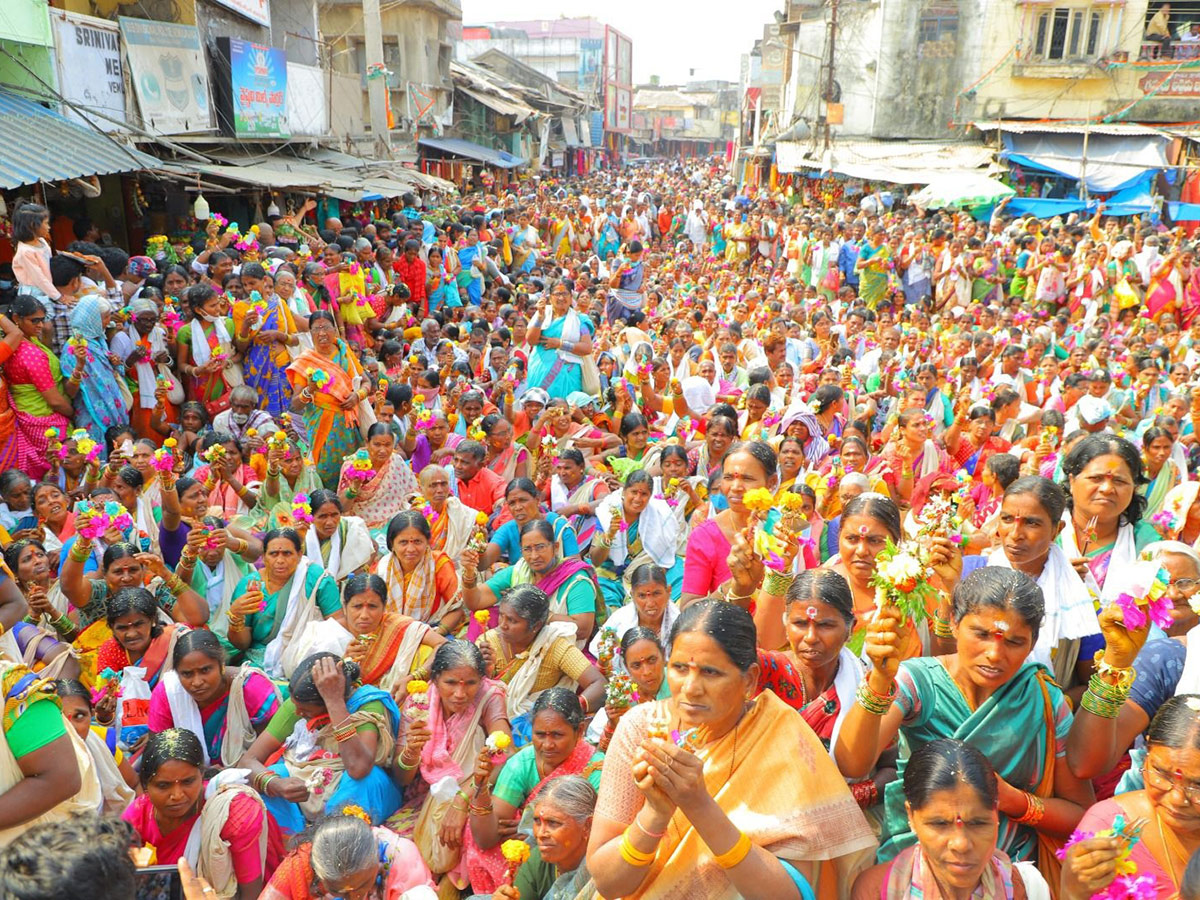 Shiva Kalyanam Mahotsav Celebrations in Raja Rajeshwara Temple - Sakshi8