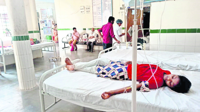 అచ్చంపేట అస్పత్రిలో చికిత్స పొందుతున్న చిన్నారి 2