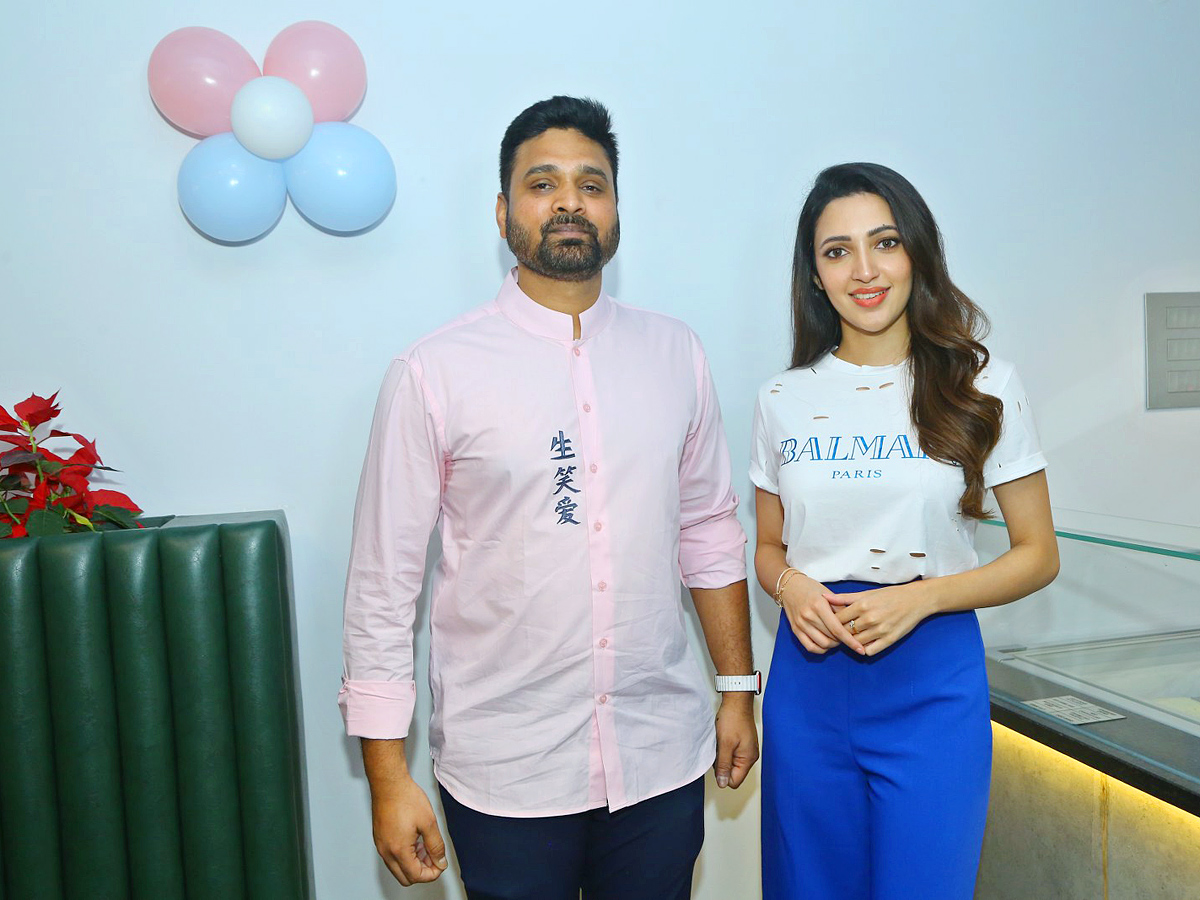 Actress Neha Shetty Launches Dumont Coffee Meets Ice Creamery Store in Kompally Photos - Sakshi4