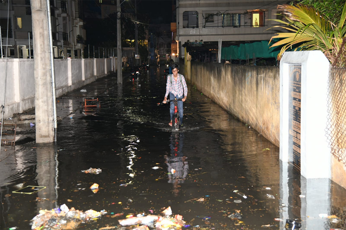 Heavy Rain in Tirupati Photos - Sakshi10